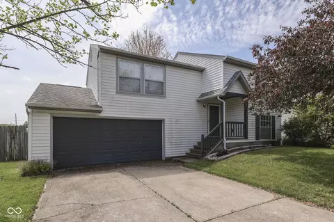 110 Meadow Creek Blvd, Whiteland, IN 46184