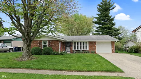1402 Arcola Ct, Beech Grove, IN 46107
