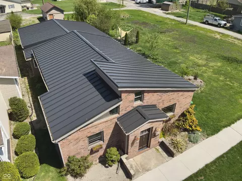 506 E 8th St, Rushville, IN 46173