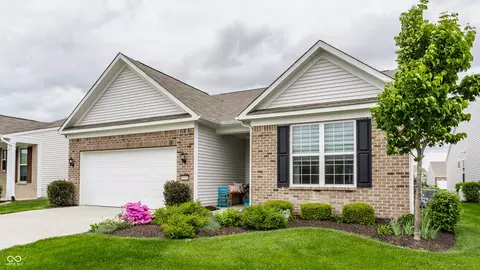 16044 Loire Valley Dr, Fishers, IN 46037