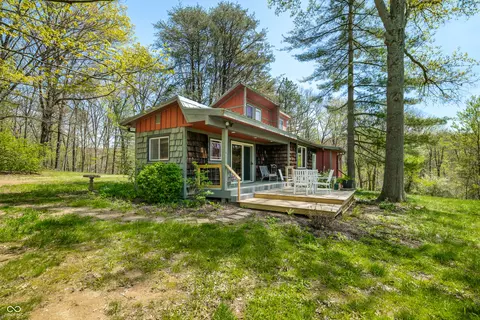 2513 Grandma Barnes Rd, Nashville, IN 47448