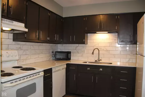 6814 Summer Time Dr, Indianapolis, IN 46226