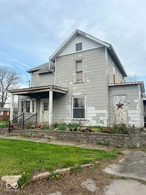 307 N Main St, Carthage, IN 46115