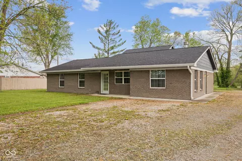 5168 E Walnut Dr, Mooresville, IN 46158