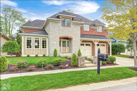 7653 Carriage House Way, Zionsville, IN 46077