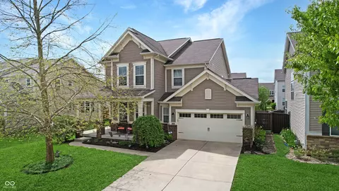 7824 Gray Eagle Dr, Zionsville, IN 46077
