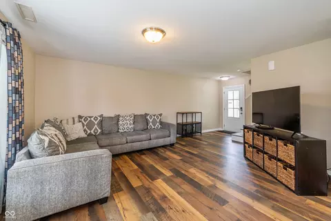 Living - 9307 W Dockside Cir, Pendleton, IN 46064 photo 1 of 1