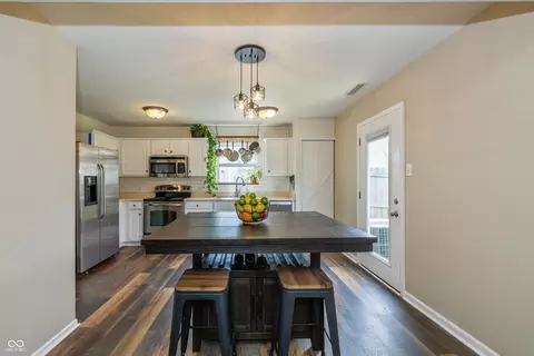 Kitchen - 9307 W Dockside Cir, Pendleton, IN 46064 photo 1 of 2