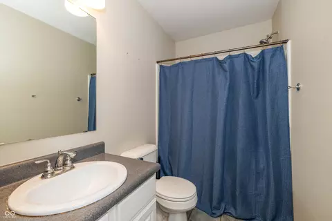 Bath - 9307 W Dockside Cir, Pendleton, IN 46064 photo 3 of 3