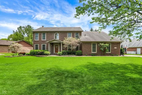195 Lake Dr, Greenwood, IN 46142