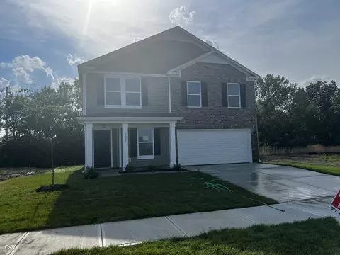 2325 N Liberty Lakes Dr, Greensburg, IN 47240