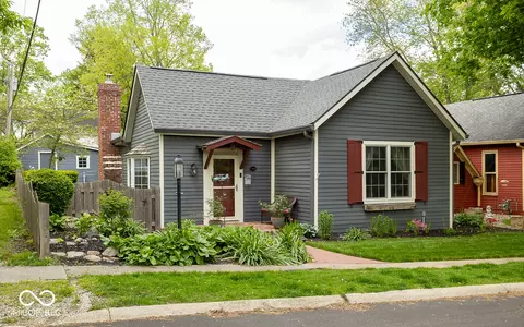 440 Linden St, Zionsville, IN 46077