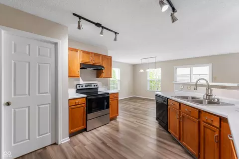 9454 W Canoe Trl, Pendleton, IN 46064 photo 13