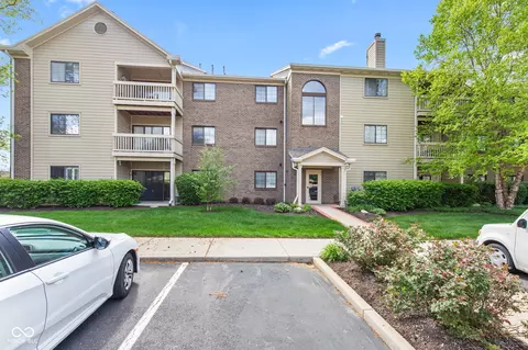 8720 Yardley Ct #100, Indianapolis, IN 46268
