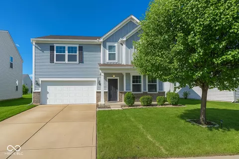 2006 Creek Bank Dr, Columbus, IN 47201