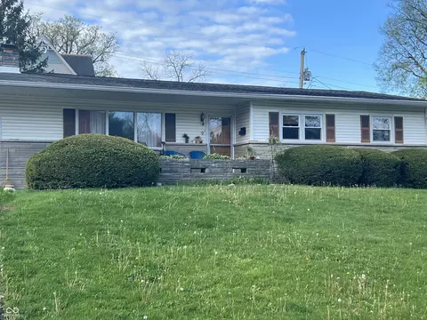 9 Paradise Ln, Greencastle, IN 46135