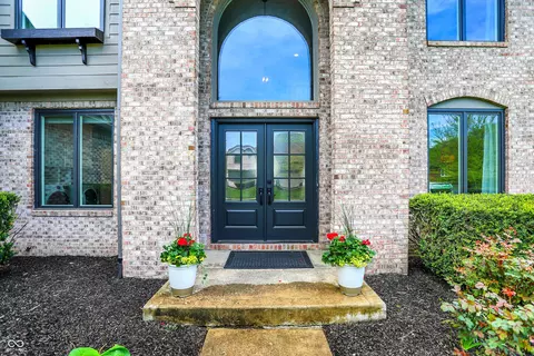 5255 Apache Moon, Carmel, IN 46033 photo 2