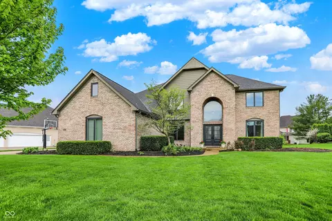 5255 Apache Moon, Carmel, IN 46033