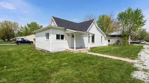 201 N 5th St, Elwood, IN 46036