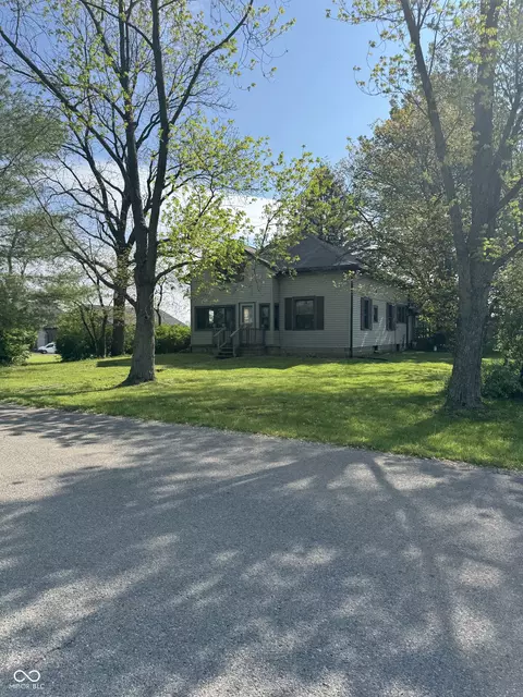 255 S 900 E, Zionsville, IN 46077