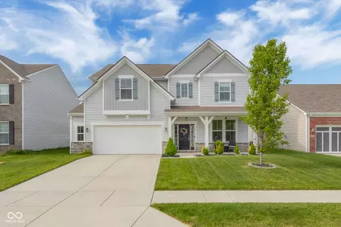 2396 Creek Bank Dr, Columbus, IN 47201