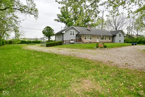 1247 S Runyon Rd, Greenwood, IN 46143