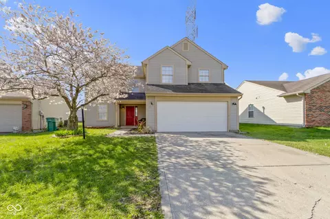 7907 Oakdale Ln, Indianapolis, IN 46214