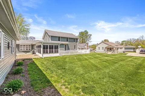 Exterior - 315 W High St, Pendleton, IN 46064 photo 5 of 12