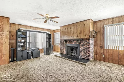 Living - 315 W High St, Pendleton, IN 46064 photo 8 of 8