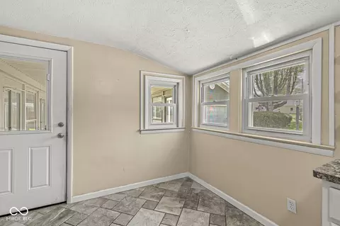 Entry Way - 315 W High St, Pendleton, IN 46064 photo 2 of 3