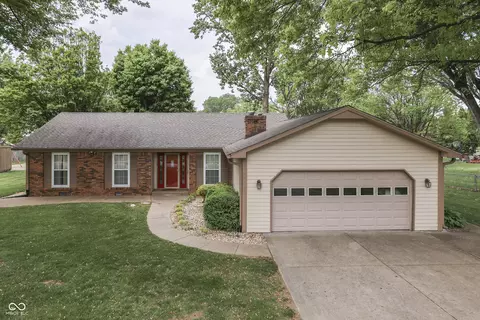 912 Ramblin Rd, Greenwood, IN 46142