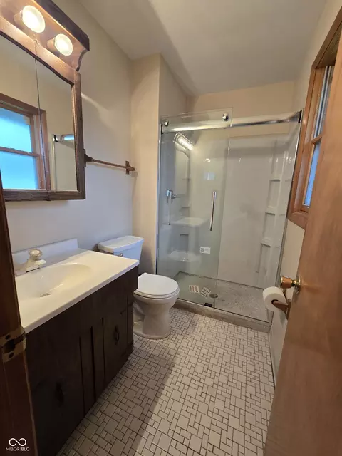 Bath - 626 N Wheeler St, Griffith, IN 46319 photo 2 of 2