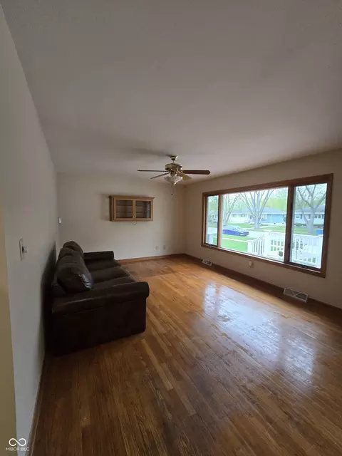 Living - 626 N Wheeler St, Griffith, IN 46319 photo 1 of 2