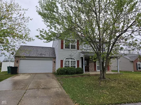 7814 Crooked Meadows Dr, Indianapolis, IN 46268