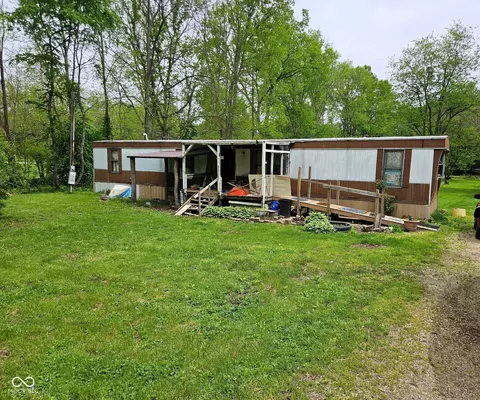 3115 Wells St, Mecca, IN 47860