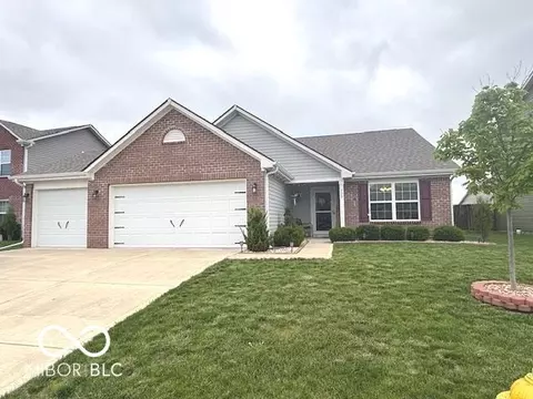 728 Jefferson Park Dr, Pittsboro, IN 46167
