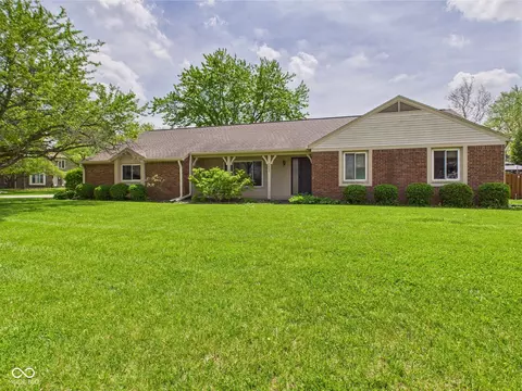 1645 Woodview Ln, Anderson, IN 46011