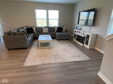 Living - 9074 Larson Dr, Pendleton, IN 46064 photo 2 of 3