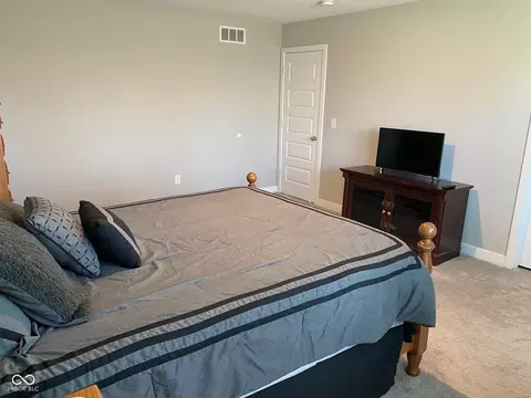 Bedroom - 9074 Larson Dr, Pendleton, IN 46064 photo 13 of 14