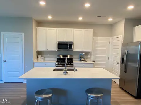 Kitchen - 9074 Larson Dr, Pendleton, IN 46064 photo 3 of 7