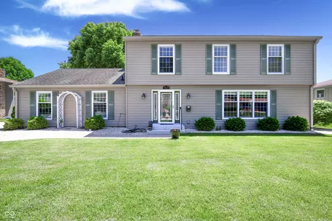 3829 Waycross Dr, Columbus, IN 47203