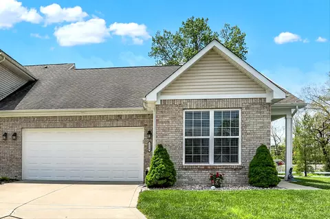 1118 Kristi Ct, Greenwood, IN 46142