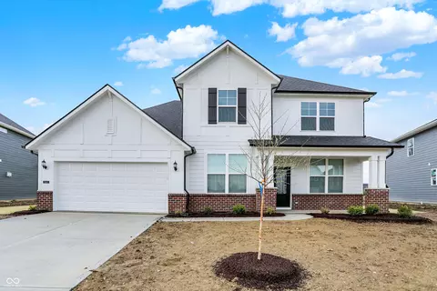 8343 Goodwin Dr, Zionsville, IN 46077