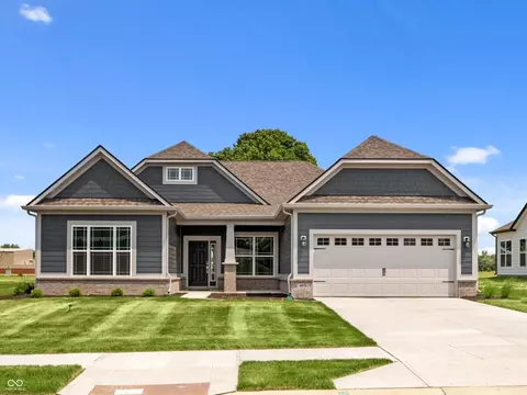 4076 Berry Chase Blvd, Greenwood, IN 46143