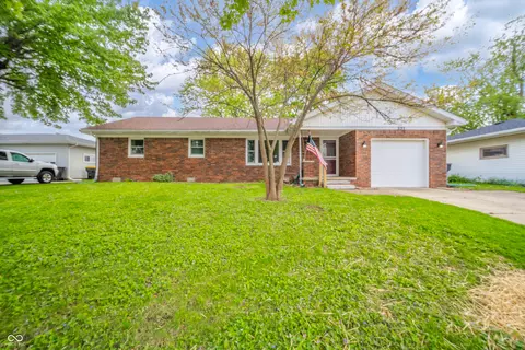 331 W 5th St, Lapel, IN 46051