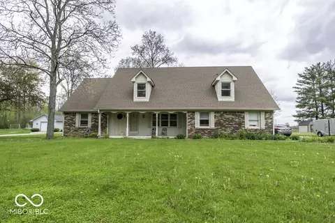 3134 W Hickory Woods Dr, Greenfield, IN 46140