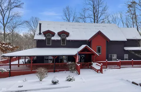 5736 N Pathways Dr, Unionville, IN 47468