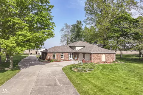 9724 N County Road 800 W, Daleville, IN 47334