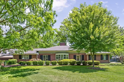 7843 Windcombe Blvd, Indianapolis, IN 46240