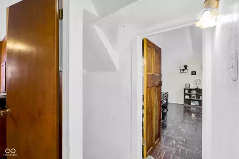 Entry Way - 205 E Washington St, Roachdale, IN 46172 photo 1 of 2